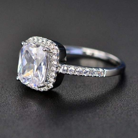 925 Silver Plate Ring Fashion Cocktail Dinner Oval Cubic Zirconia Benzel Setting - Picture 5 of 9